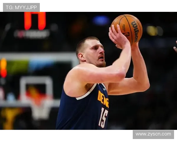 约基奇策应逻辑：高位发牌时对方防线重心移动对传球落点的诱导